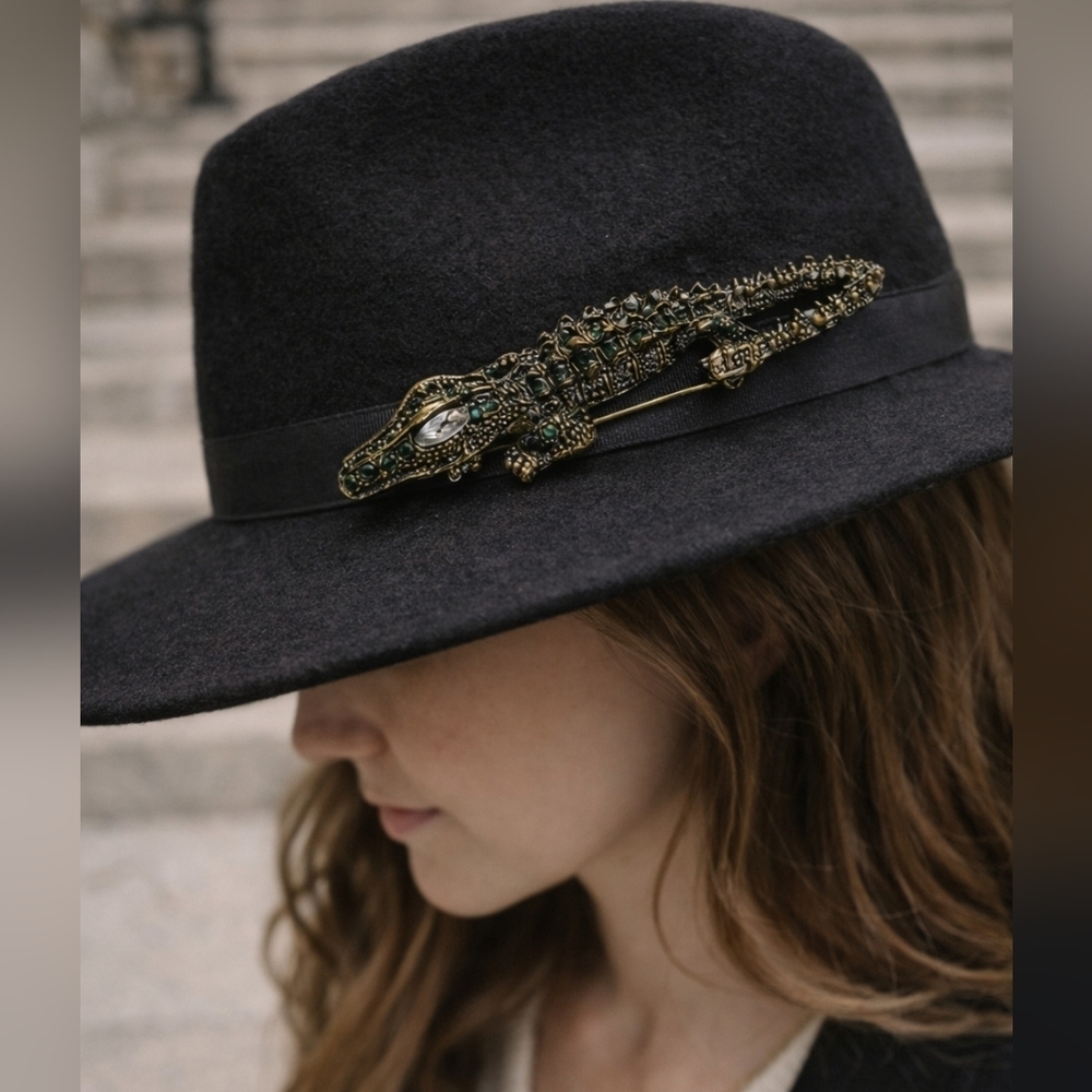 The Cutest Little Brooch You ever did See!